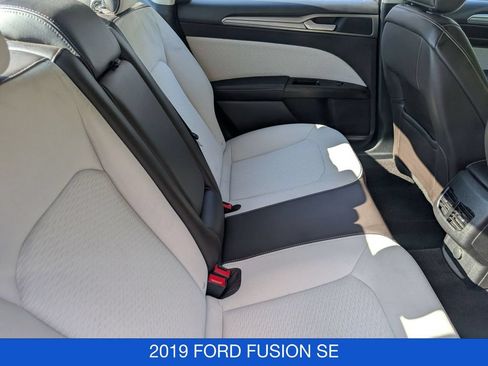 Used 2019 Ford Fusion SE w/ Equipment Group 151A FWD image 29
