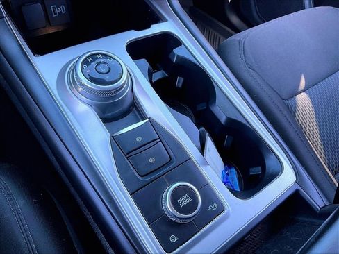 Used 2023 Ford Explorer XLT AWD/4WD image 32