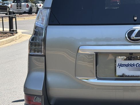 Used 2023 Lexus GX 460 Premium w/ Premium Package AWD/4WD image 31