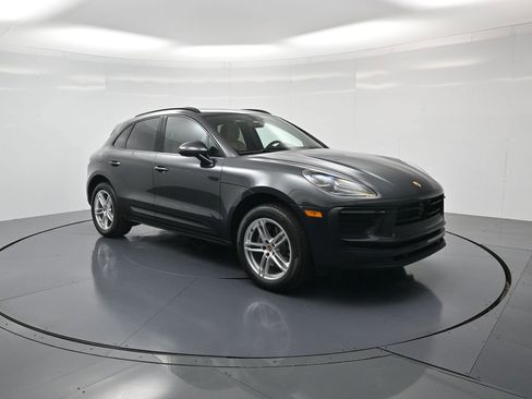 Certified 2026 Porsche Macan AWD/4WD image 32
