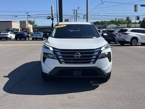 Used 2025 Nissan Rogue S FWD image 2