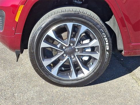 Used 2024 Jeep Grand Cherokee Overland w/ Luxury Tech Group IV image 8