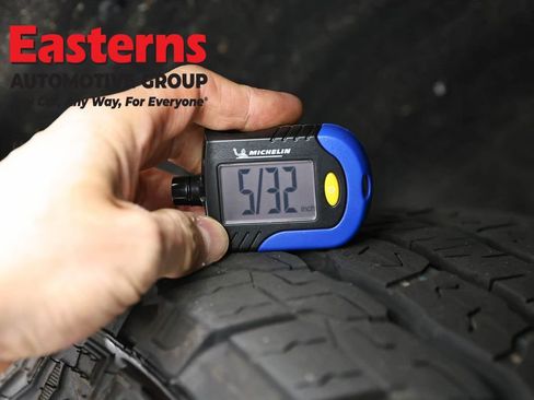 Used 2025 Chevrolet Suburban Z71 image 29