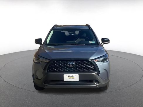 Used 2025 Toyota Corolla Cross LE image 4