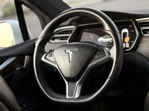 Used 2016 Tesla Model X Performance image 12