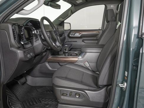 Used 2026 Chevrolet Silverado 1500 LT Trail Boss w/ Convenience Package II image 14