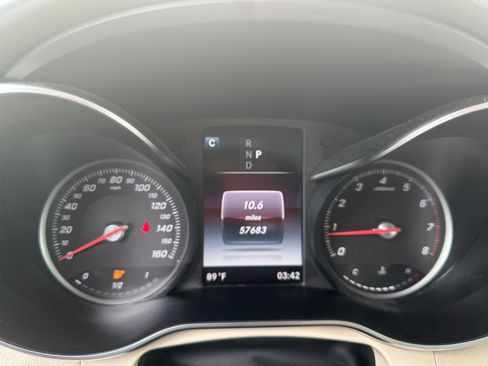 Used 2019 Mercedes-Benz GLC 300 4MATIC image 25