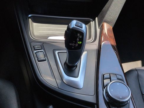Used 2014 BMW 335i xDrive Sedan AWD/4WD image 25