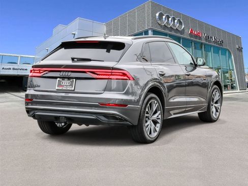 Used 2023 Audi Q8 Premium w/ Convenience Package AWD/4WD image 4