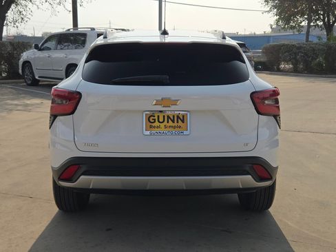Used 2024 Chevrolet Trax LT w/ Driver Confidence Package image 6