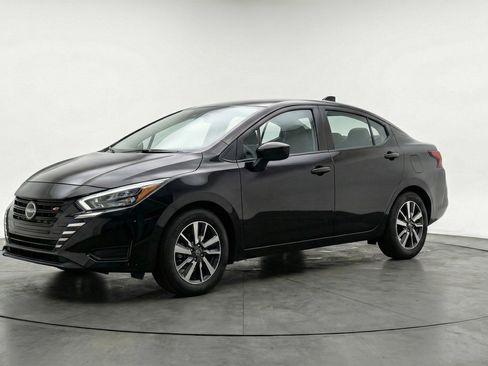 Used 2025 Nissan Versa SV FWD image 3