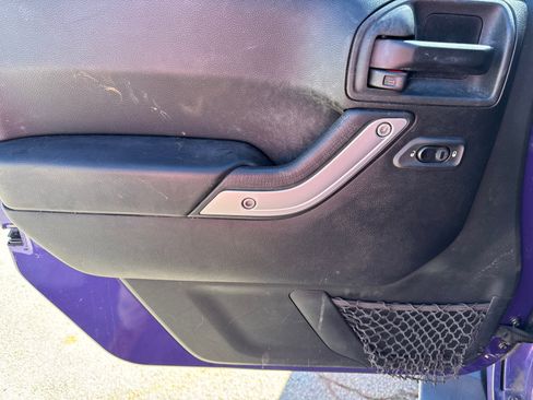 Used 2017 Jeep Wrangler Unlimited Sahara w/ Max Tow Package image 10