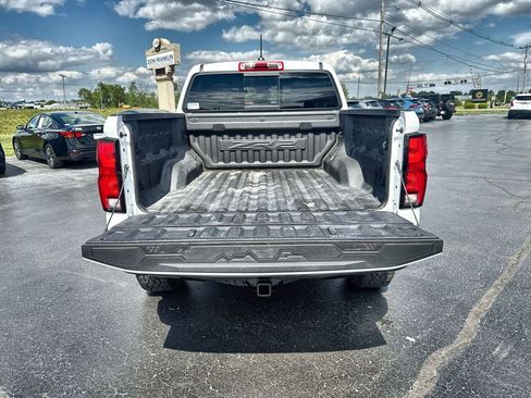 Used 2024 Chevrolet Colorado ZR2 w/ ZR2 Convenience Package III AWD/4WD image 23