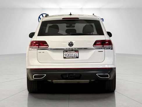 Used 2023 Volkswagen Atlas SE w/ Black Wheel Package image 4
