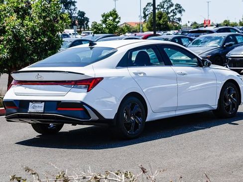 New 2026 Hyundai Elantra SEL Sport Premium FWD image 5