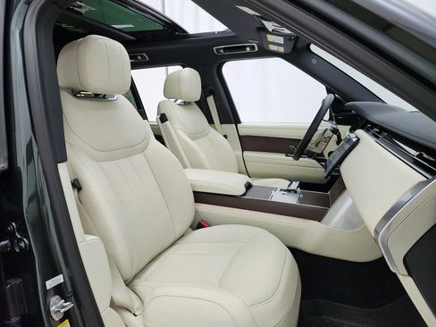 Used 2025 Land Rover Range Rover SE AWD/4WD image 20