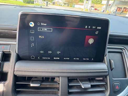 Used 2022 GMC Yukon XL AT4 image 19