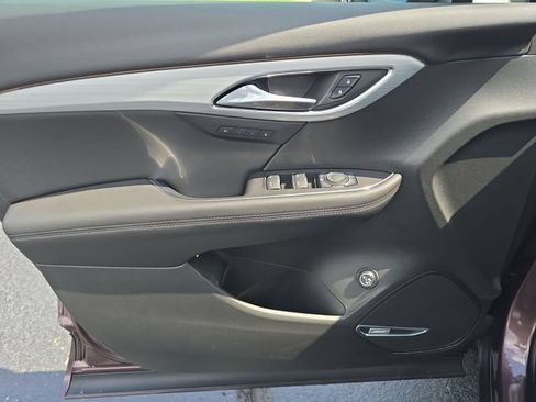 Used 2025 Buick Envision Avenir AWD/4WD image 8