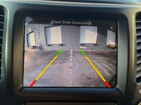 Used 2016 Jeep Cherokee Limited image 25