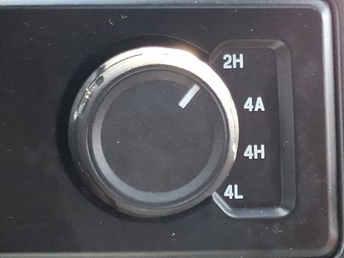 Used 2017 Ford F150 Lariat w/ Equipment Group 502A Luxury AWD/4WD image 25