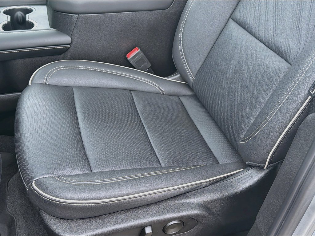 Used 2023 GMC Yukon SLT w/ SLT Premium Package AWD/4WD image 22