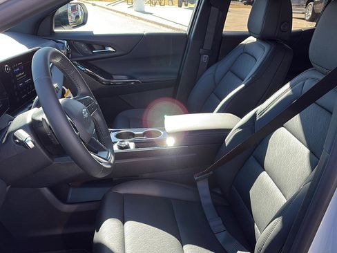 New 2026 Chevrolet Equinox LT w/ Convenience Package II image 7