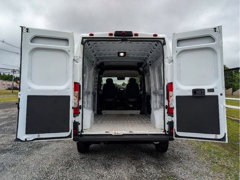 Used 2026 RAM ProMaster 2500 w/ Convenience Group FWD image 10