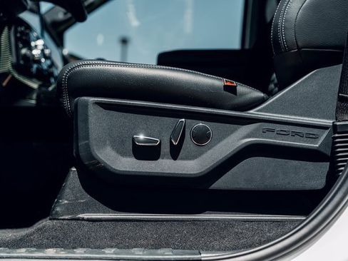 New 2025 Ford F150 Lariat w/ Equipment Group 502A High image 30