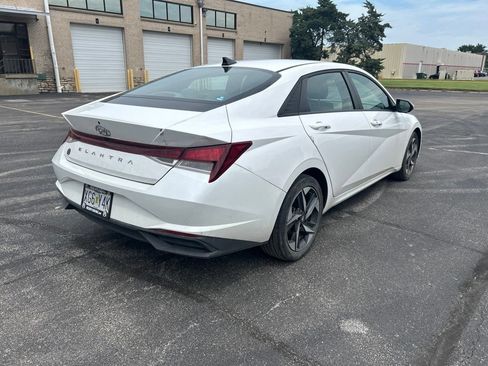 Used 2023 Hyundai Elantra SEL w/ Convenience Package FWD image 6