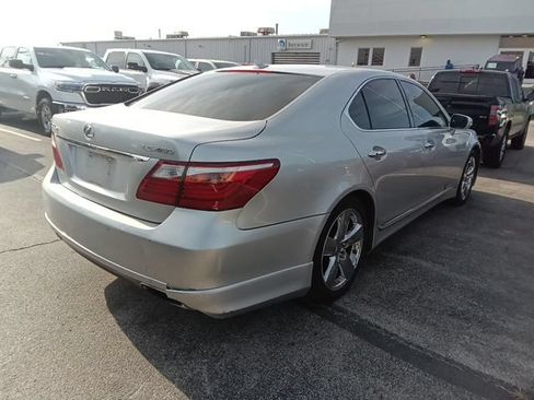 Used 2010 Lexus LS 460 RWD image 4