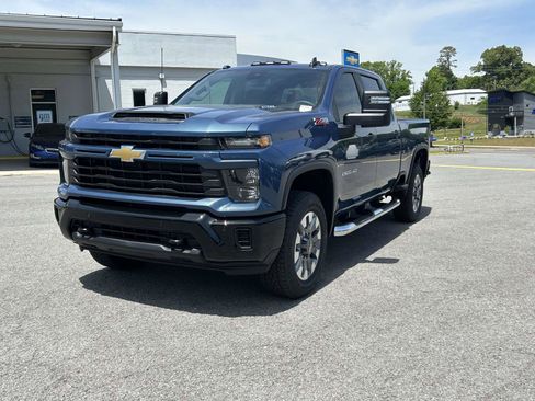 New 2026 Chevrolet Silverado 2500 Custom w/ Custom Value Package AWD/4WD image 7