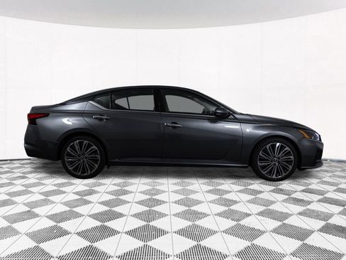 Used 2023 Nissan Altima 2.5 SL FWD image 22