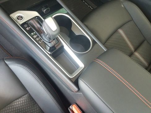 New 2025 Nissan Altima 2.5 SR image 16