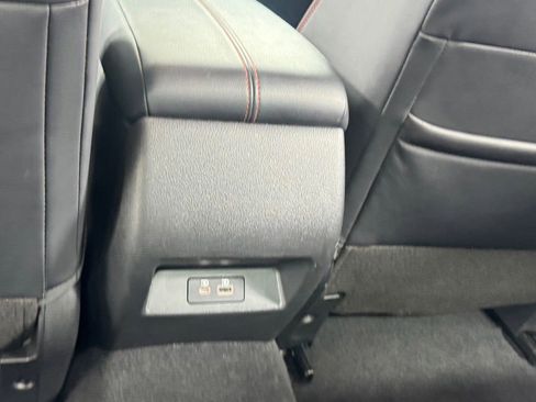 Used 2024 Nissan Altima 2.5 SR FWD image 33