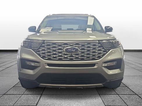 Used 2020 Ford Explorer Platinum w/ Premium Technology Package AWD/4WD image 2