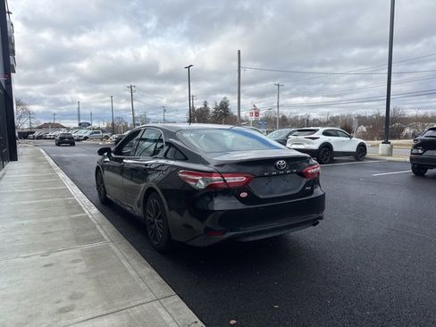 Used 2018 Toyota Camry L image 5