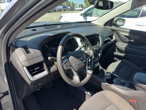 Used 2024 GMC Terrain SLE image 15