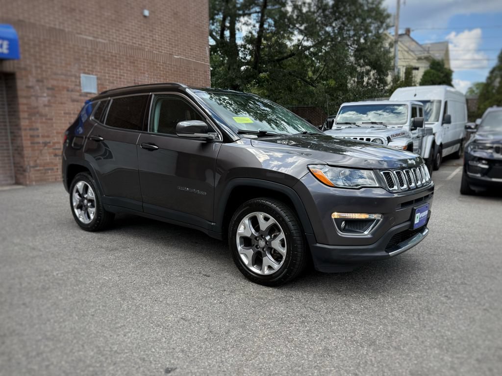 Used 2020 Jeep Compass Limited w/ Luxury Seat Group AWD/4WD image 3