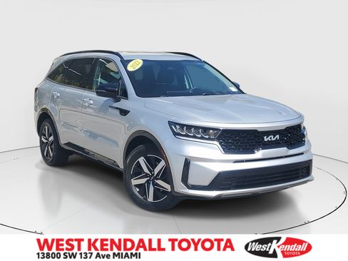 Used 2022 Kia Sorento S image 1