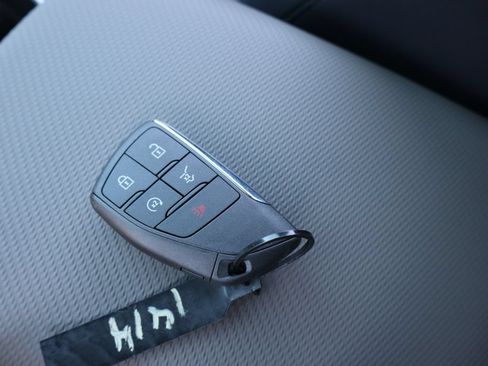 New 2027 Chevrolet Equinox LT w/ Convenience Package II FWD image 31