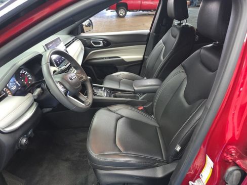 Used 2025 Jeep Compass Limited AWD/4WD image 23