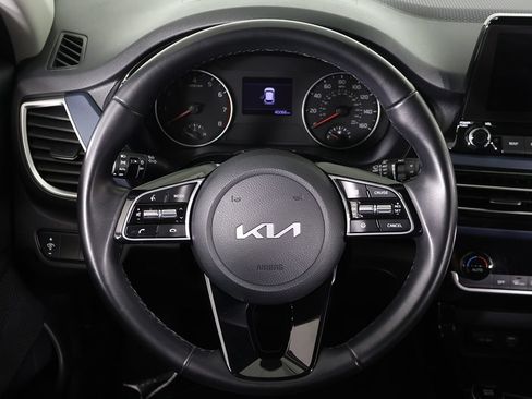 Used 2023 Kia Seltos S w/ Navigation Package FWD image 36