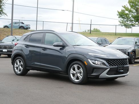 Used 2023 Hyundai Kona SEL w/ Convenience Package AWD/4WD image 4