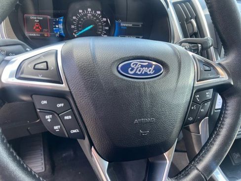 Used 2022 Ford Edge Titanium AWD/4WD image 13