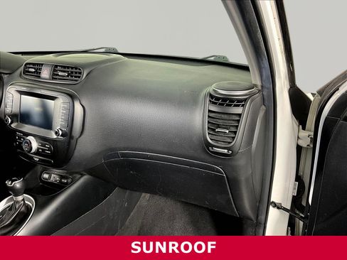 Used 2018 Kia Soul + FWD image 25