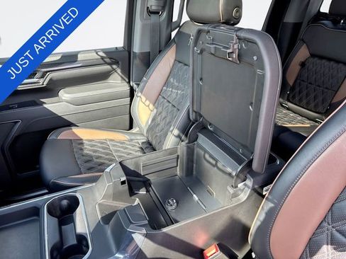 Used 2025 Chevrolet Silverado 2500 LTZ w/ LTZ Premium Package AWD/4WD image 21
