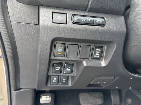 Used 2023 Nissan Frontier PRO-4X w/ Pro Convenience Package image 17