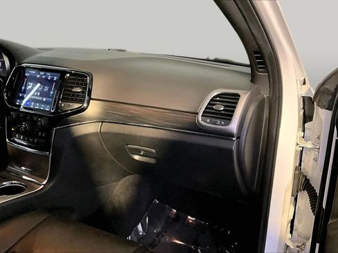 Used 2019 Jeep Grand Cherokee Limited w/ Luxury Group II AWD/4WD image 19