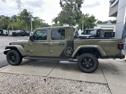 New 2025 Jeep Gladiator Sport image 3