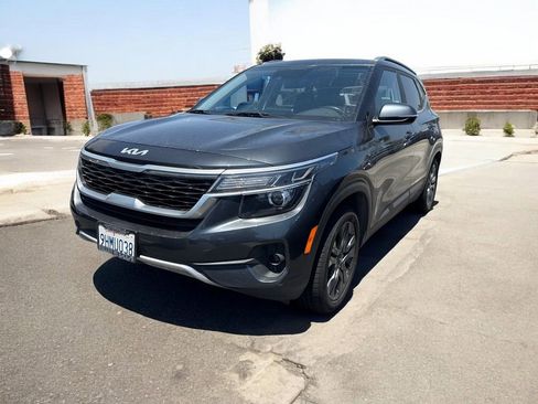 Used 2023 Kia Seltos S w/ Navigation Package FWD image 16